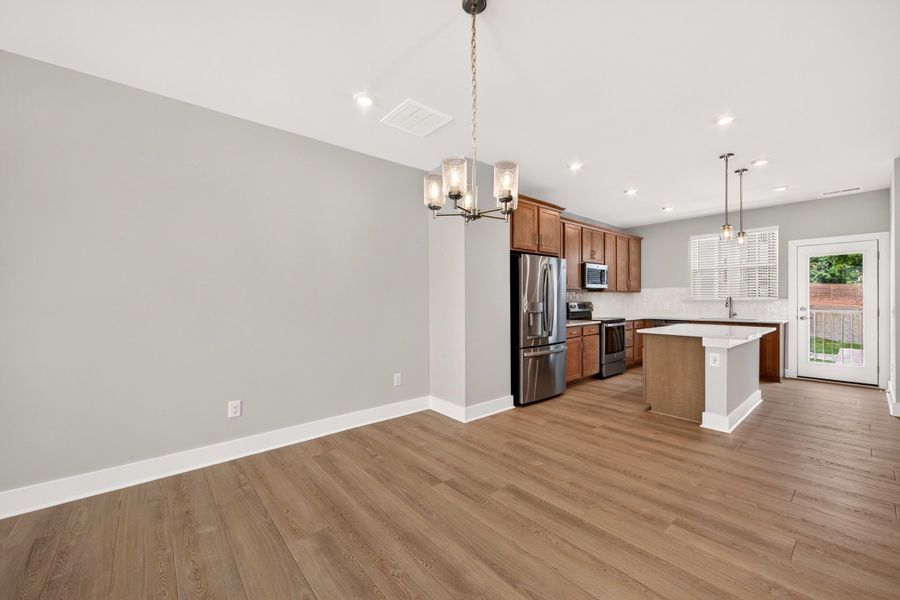 Spacious, unfurnished interior of a new home in Context at Oakhurst, Charlotte (Image 20). Spacious, unfurnished interior of a new home in Context at Oakhurst, Charlotte (Image 20).