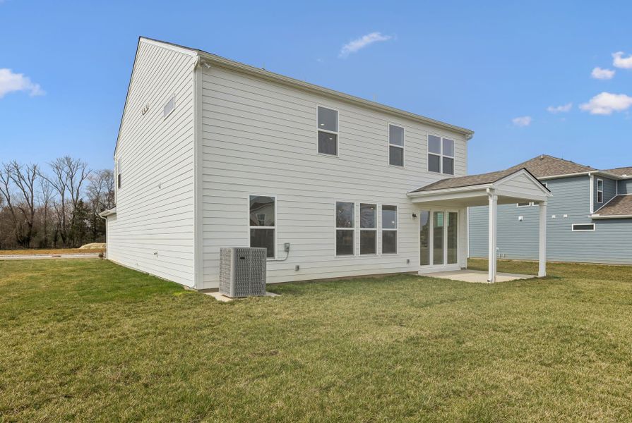 Exterior details and patio area of a home in Glenview Farms, Murfreesboro (Image 21).