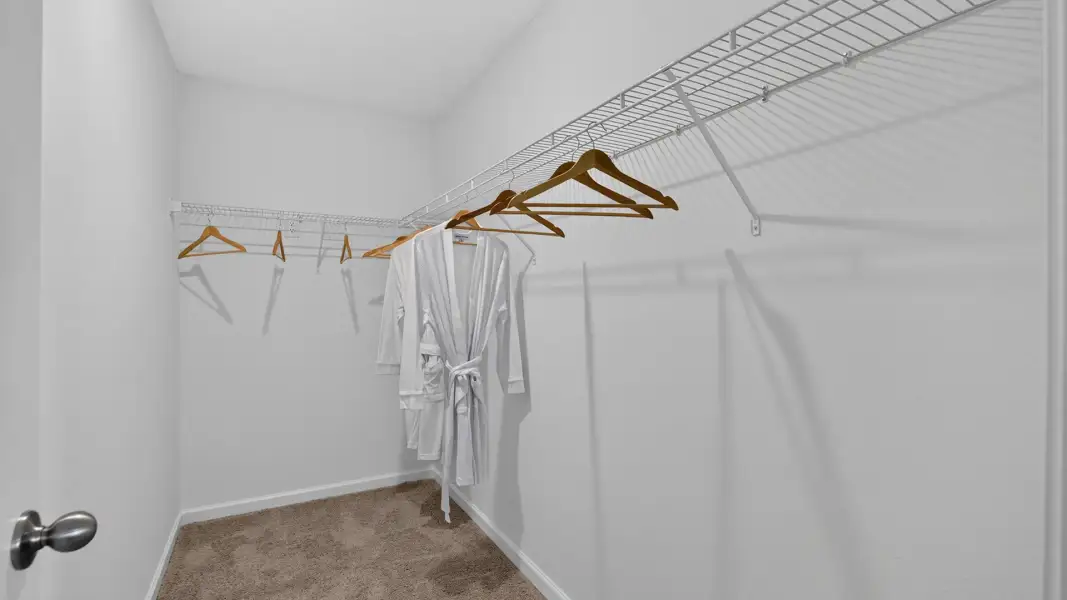 Spacious, unfurnished interior of a new home in Copes Landing, Jacksonville (Image 17).