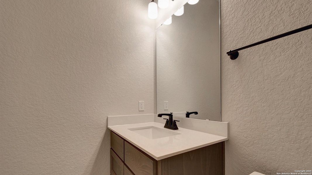 Furnished interior view inside a new home in Ranches At Creekside 55', Boerne (Image 9). Furnished interior view inside a new home in Ranches At Creekside 55', Boerne (Image 9).