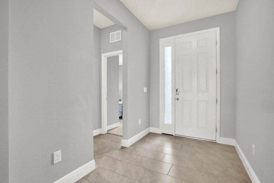 Spacious, unfurnished interior of a new home in Woodcreek, Wesley Chapel (Image 24).