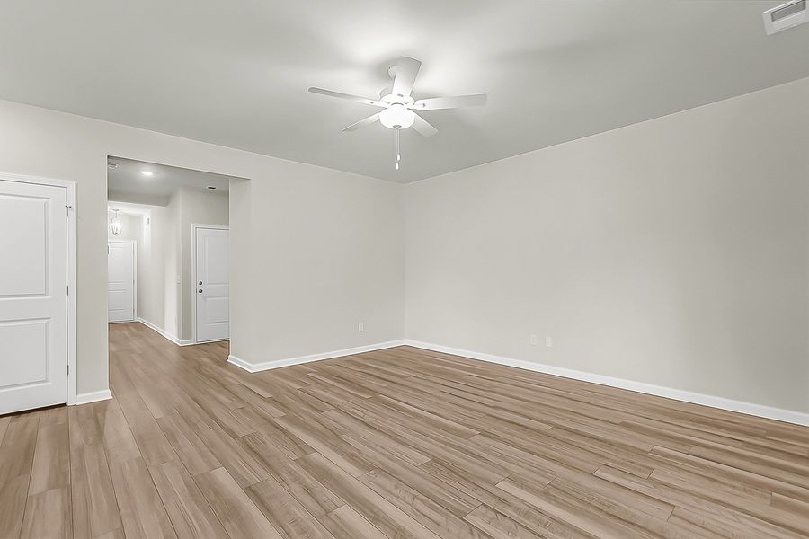Spacious, unfurnished interior of a new home in Fairway Woods at Wyboo, Manning (Image 25).