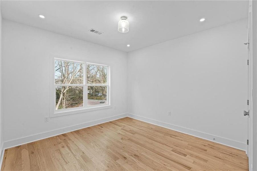 Spacious, unfurnished interior of a new home in , Atlanta (Image 39).