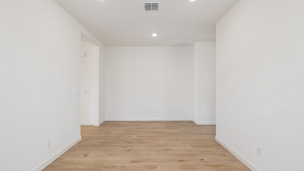 Spacious, unfurnished interior of a new home in Zanjero Pass, Waddell (Image 30).