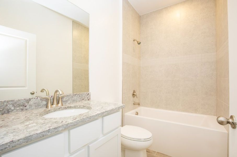 Furnished interior view inside a new home in Cape Coral, Cape Coral (Image 6).