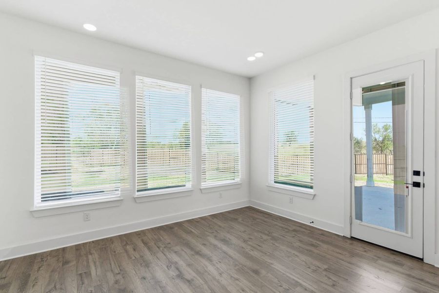 Spacious, unfurnished interior of a new home in Sienna Lakes, San Antonio (Image 33). Spacious, unfurnished interior of a new home in Sienna Lakes, San Antonio (Image 33).
