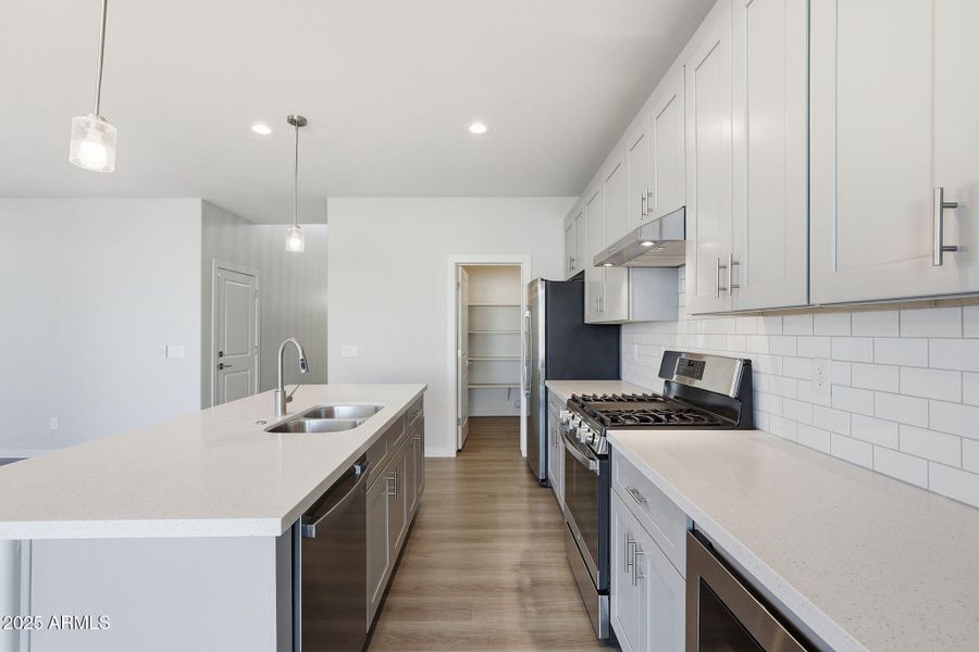 6568 N 15TH DR, Phoenix, AZ 85015