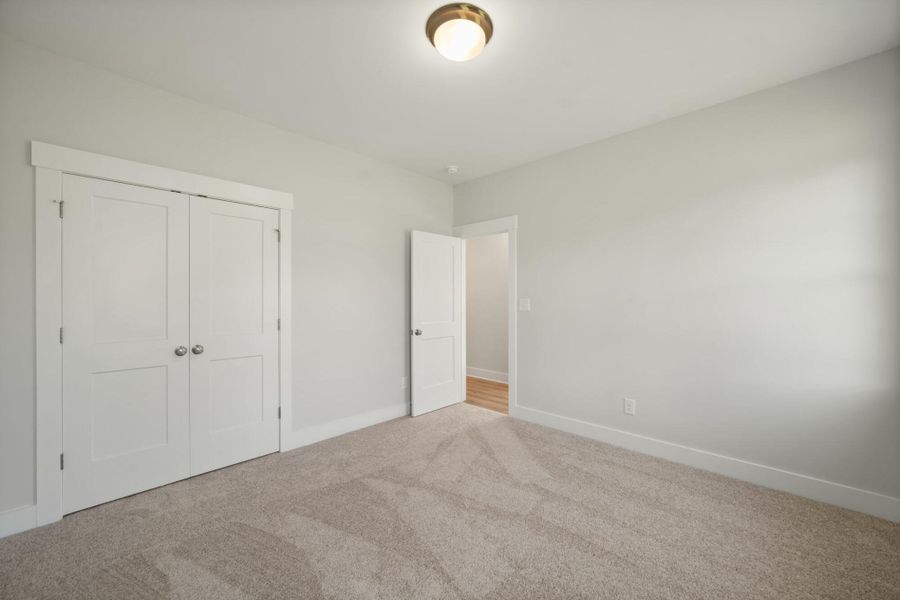 Spacious, unfurnished interior of a new home in Redland, Advance (Image 25).