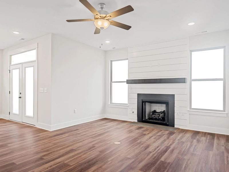Spacious, unfurnished interior of a new home in Calista Farms, White House (Image 20).