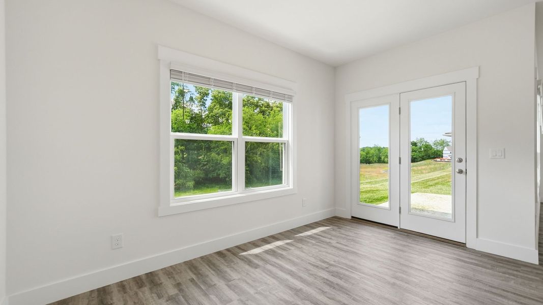 Spacious, unfurnished interior of a new home in Fieldcrest Acres, Blountville (Image 19).