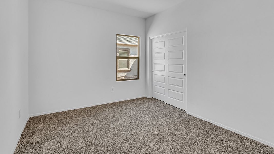 Spacious, unfurnished interior of a new home in Barnett Village, Marana (Image 33).