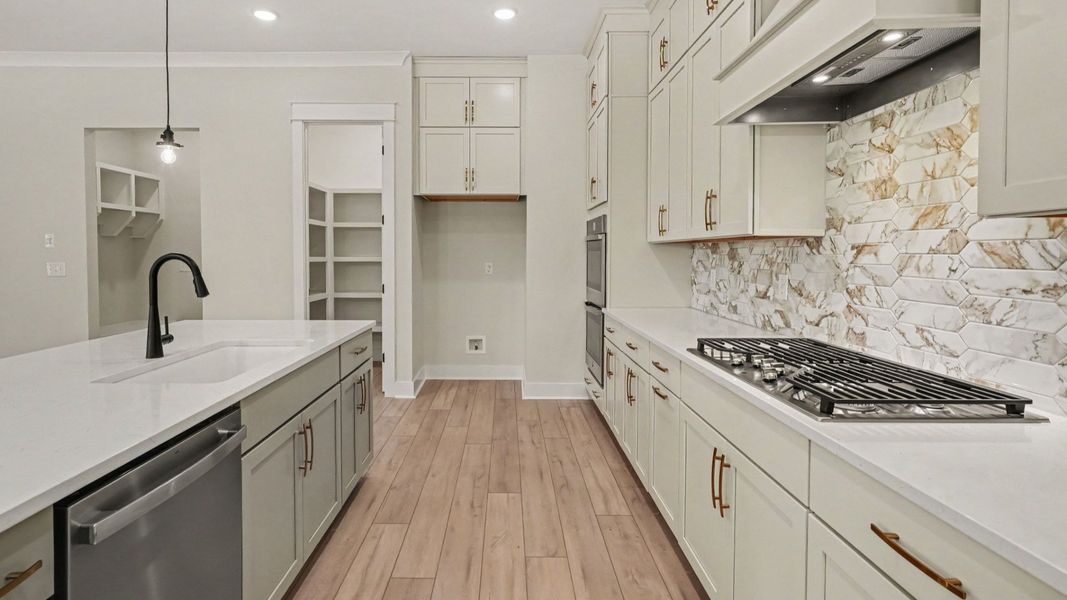 Walkin pantry next to drop zone leading into kitchen Walkin pantry next to drop zone leading into kitchen