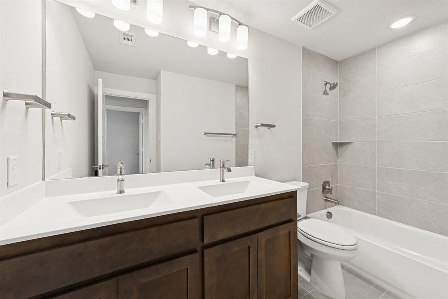 Furnished interior view inside a new home in Sandbrock Ranch, Aubrey (Image 15).