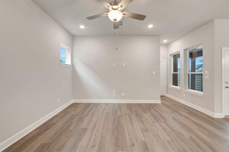 Spacious, unfurnished interior of a new home in Pomona 40' Homesites, Manvel (Image 13).