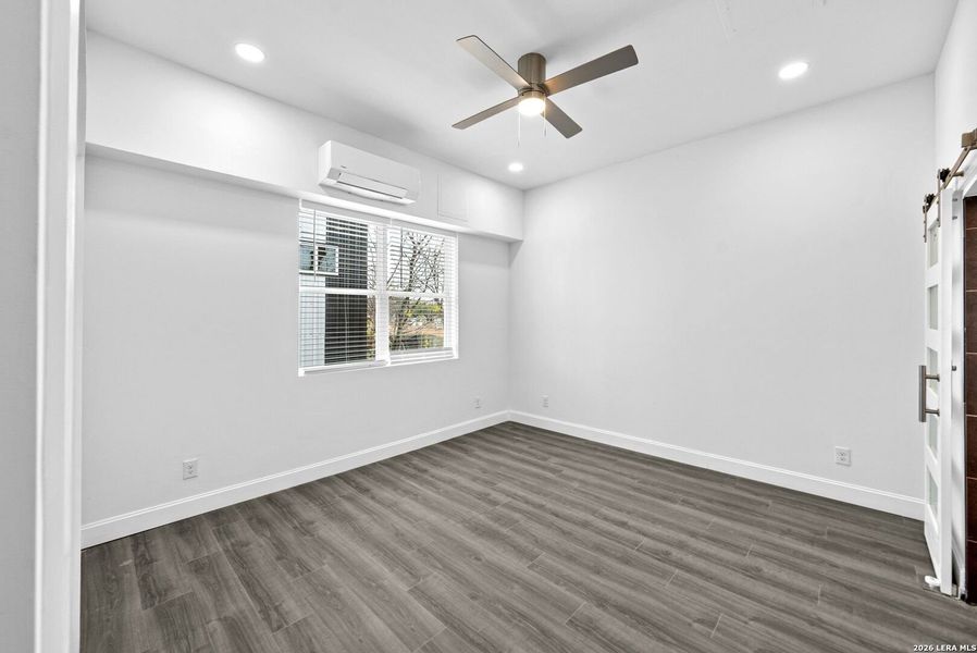 Spacious, unfurnished interior of a new home in , San Antonio (Image 26).