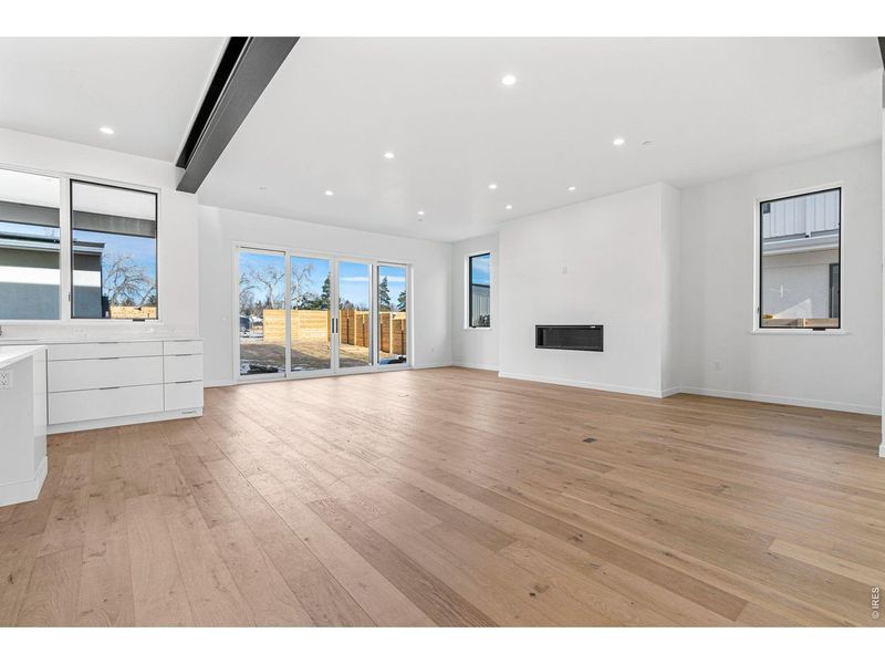 Spacious, unfurnished interior of a new home in , Boulder (Image 22).