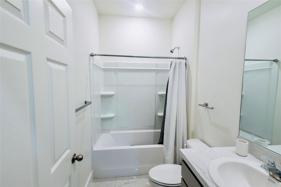 Furnished interior view inside a new home in , Port St. Lucie (Image 11).