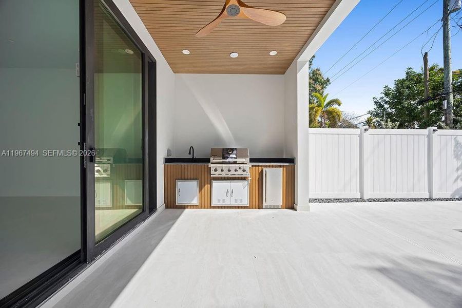 Exterior details and patio area of a home in , Fort Lauderdale (Image 29).