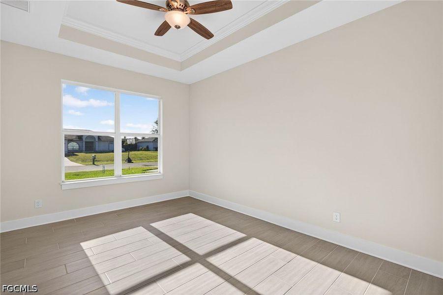 Spacious, unfurnished interior of a new home in Cape Coral, Cape Coral (Image 23).