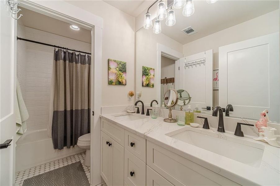 Furnished interior view inside a new home in , Hull (Image 10).