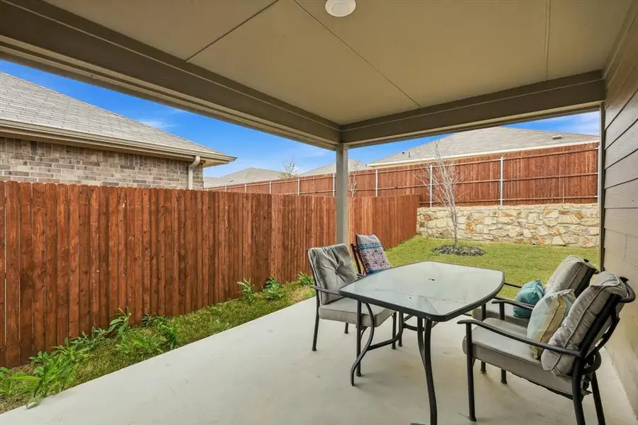 Exterior details and patio area of a home in Hickory Grove, Denton (Image 22).