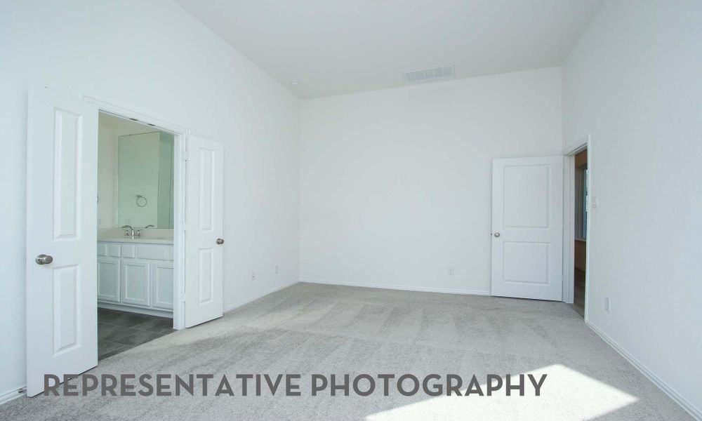 Spacious, unfurnished interior of a new home in Kresston, Montgomery (Image 13).