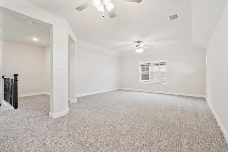 Spacious, unfurnished interior of a new home in Brookewater, Rosenberg (Image 28).