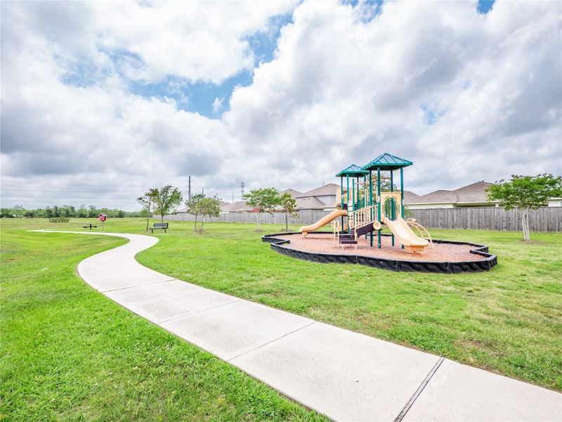 Community amenities in Pearlbrook, Texas City (Image 30).