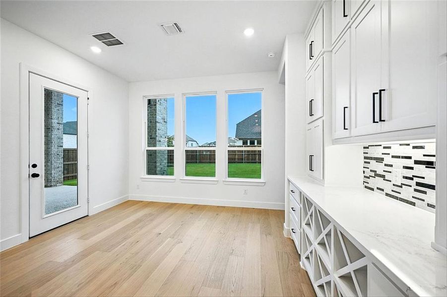 2720AmberLn220E023 2720AmberLn220E023