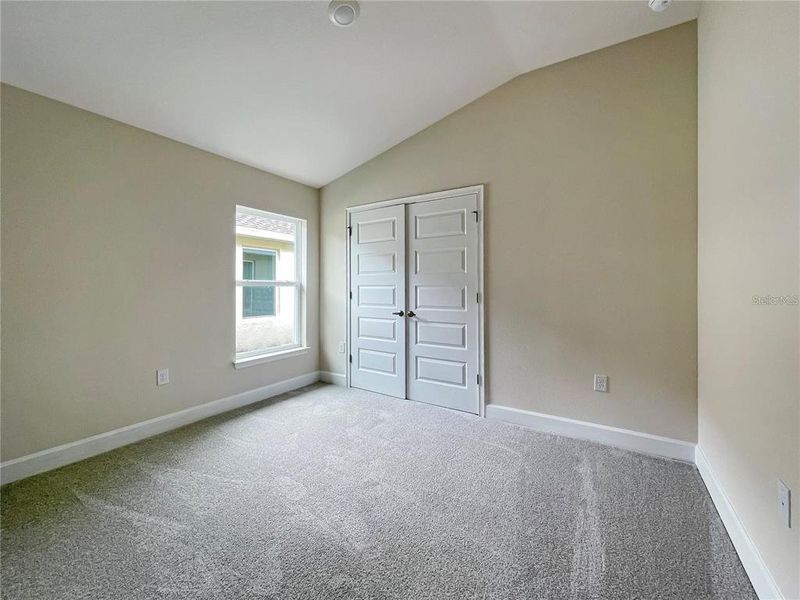 Spacious, unfurnished interior of a new home in , Leesburg (Image 9).