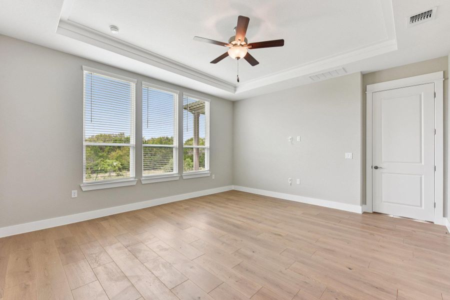 Spacious, unfurnished interior of a new home in Sun City Texas, Georgetown (Image 35).