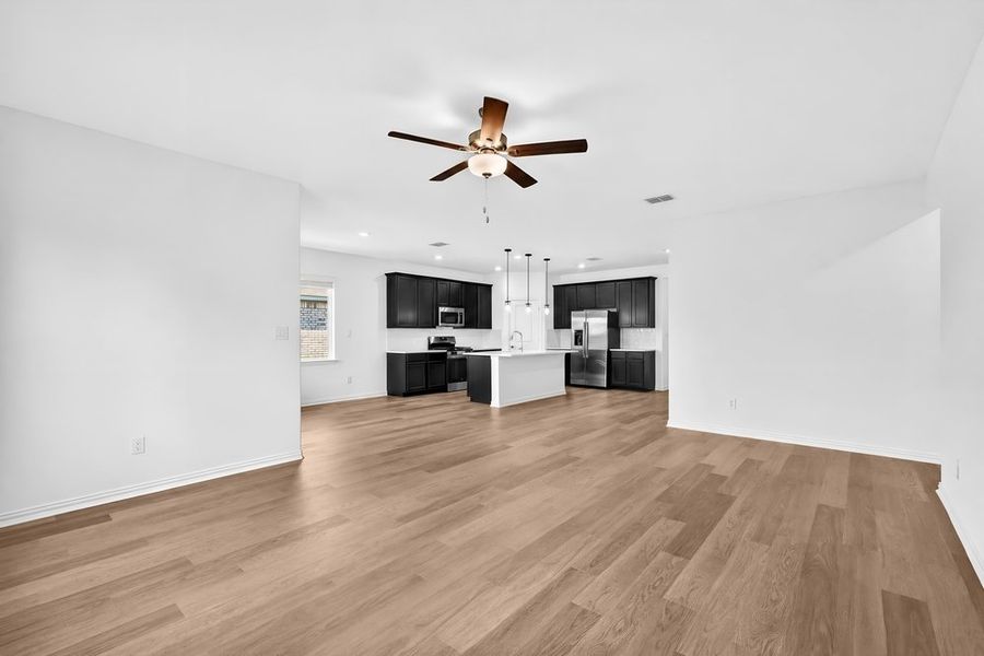 Spacious, unfurnished interior of a new home in Parks at Foster Crossing, Anna (Image 16). Spacious, unfurnished interior of a new home in Parks at Foster Crossing, Anna (Image 16).
