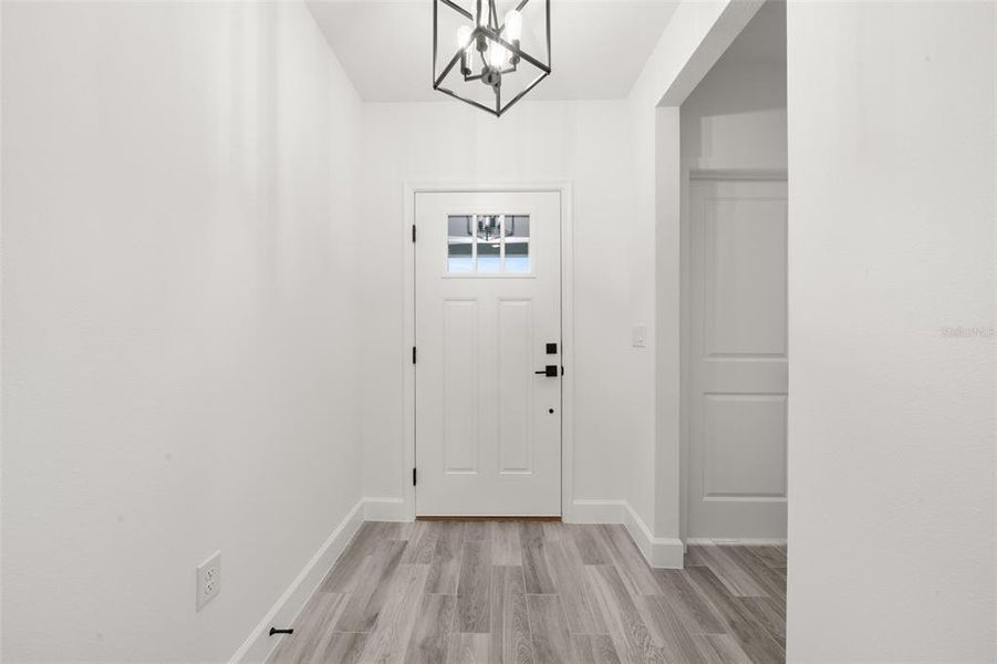 Spacious, unfurnished interior of a new home in , Sebring (Image 36).