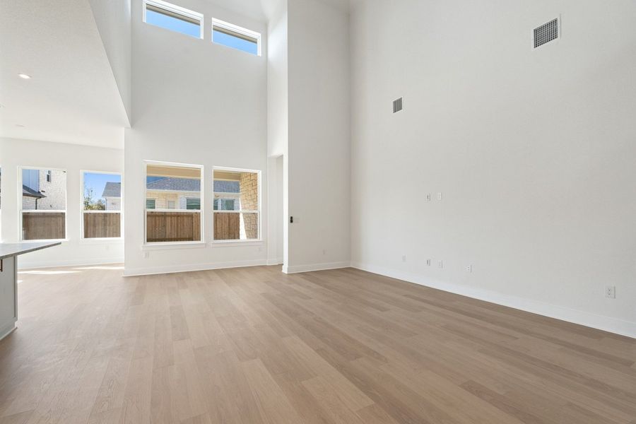 Spacious, unfurnished interior of a new home in Persimmon, Buda (Image 33). Spacious, unfurnished interior of a new home in Persimmon, Buda (Image 33).