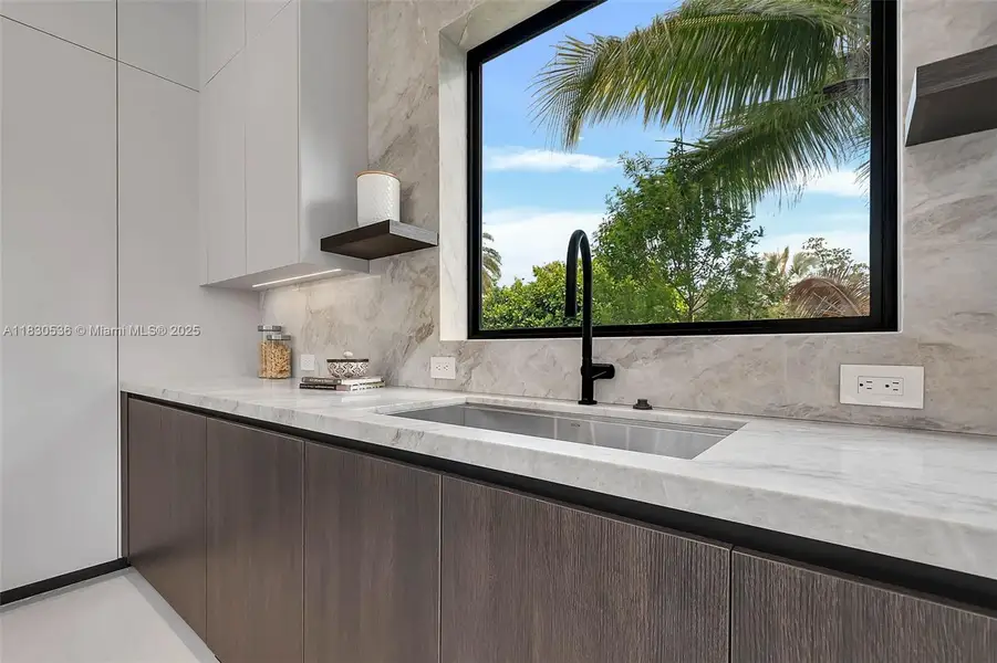 Furnished interior view inside a new home in , Pinecrest (Image 11).