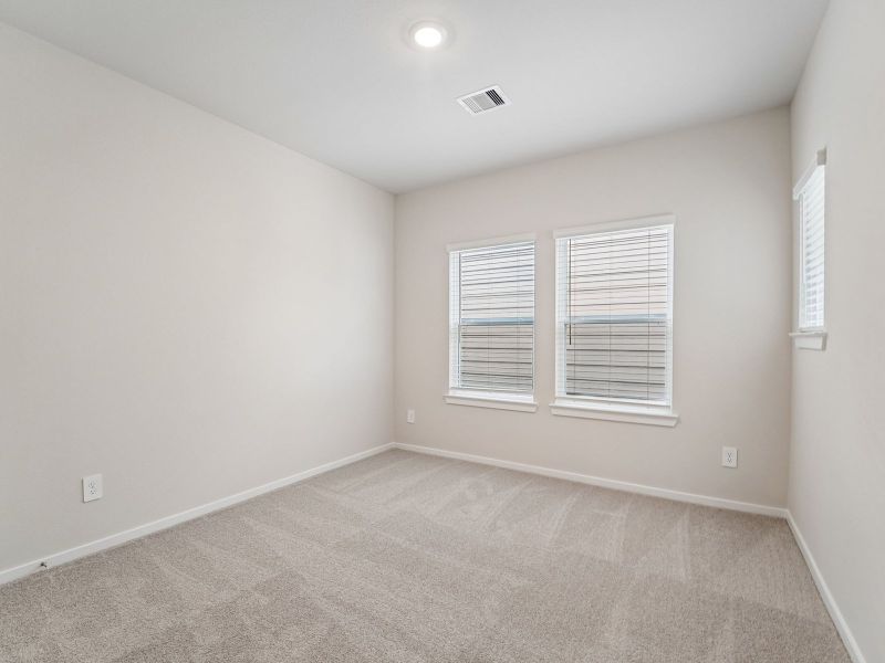Spacious, unfurnished interior of a new home in Pinewood Trails - City Series, Atascocita (Image 13).