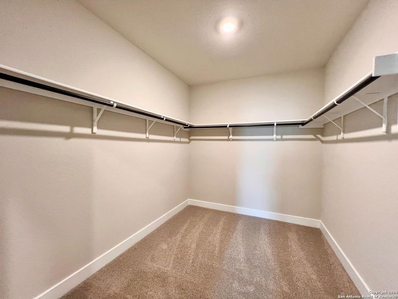 Spacious, unfurnished interior of a new home in Brookstone Creek, San Antonio (Image 44). Spacious, unfurnished interior of a new home in Brookstone Creek, San Antonio (Image 44).