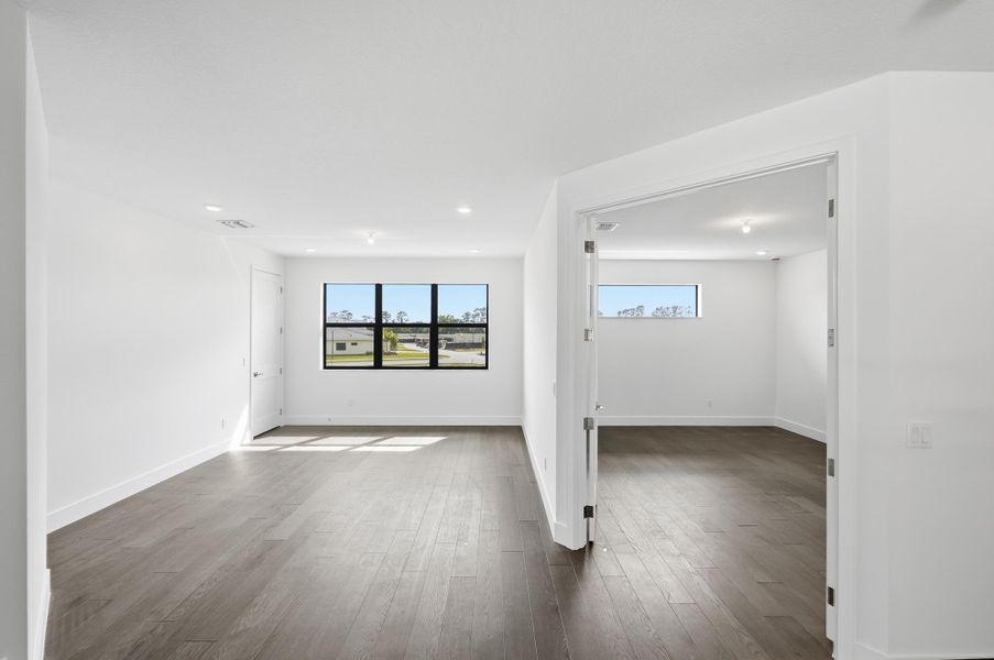 63-print-10140-royal-ascot-avenue