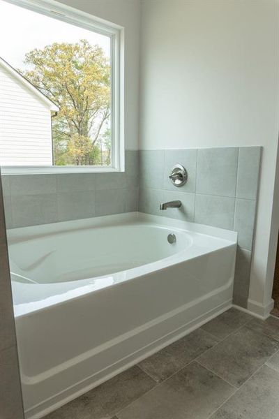 Furnished interior view inside a new home in , Jefferson (Image 8).
