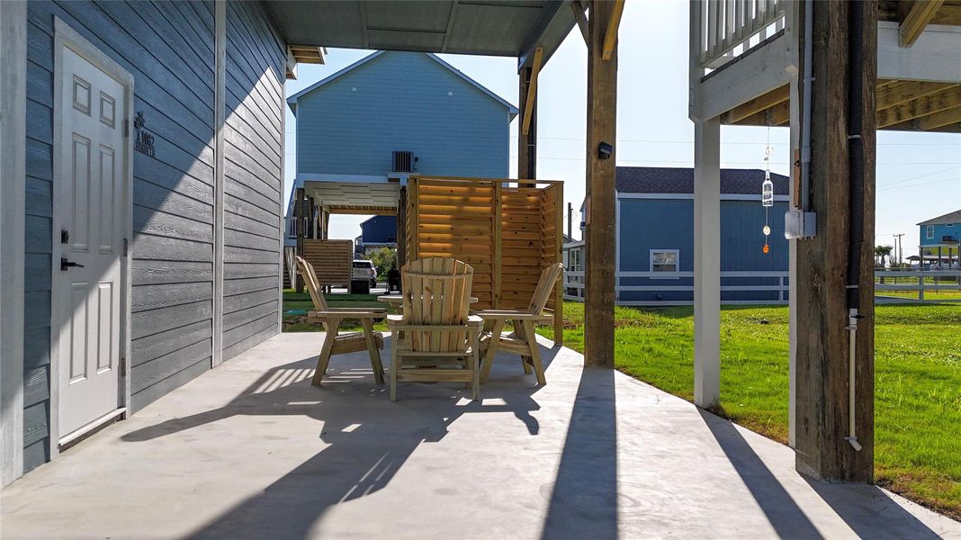 Exterior details and patio area of a home in , Bolivar (Image 3).