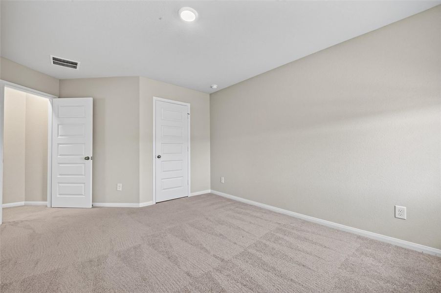 Spacious, unfurnished interior of a new home in River's Edge, Conroe (Image 40). Spacious, unfurnished interior of a new home in River's Edge, Conroe (Image 40).
