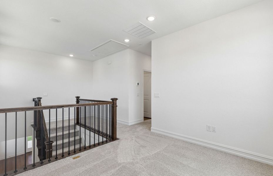 Spacious, unfurnished interior of a new home in Pinnacle at Legacy Hills, Celina (Image 15).