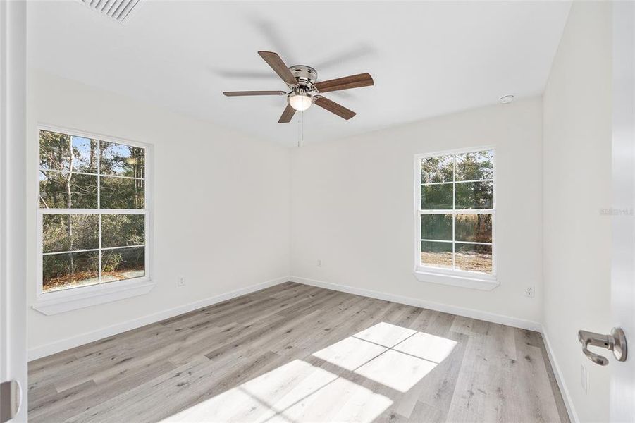 Spacious, unfurnished interior of a new home in , Citrus Springs (Image 22).