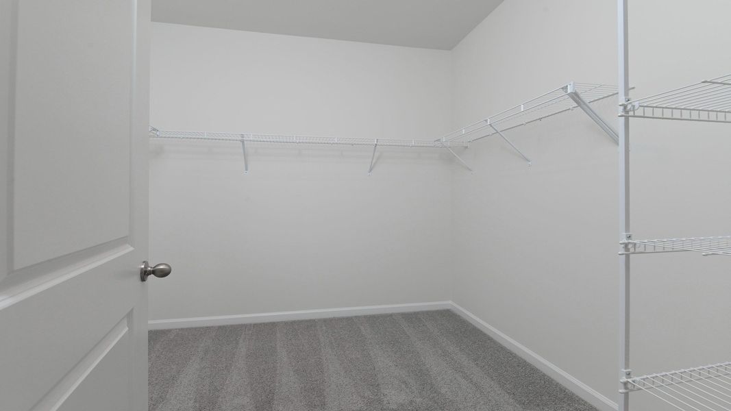 Spacious, unfurnished interior of a new home in Sease's Pond, Gilbert (Image 27).