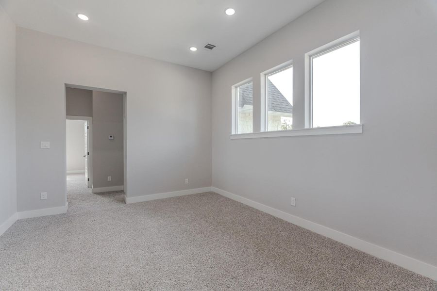 Spacious, unfurnished interior of a new home in , Montgomery (Image 40).
