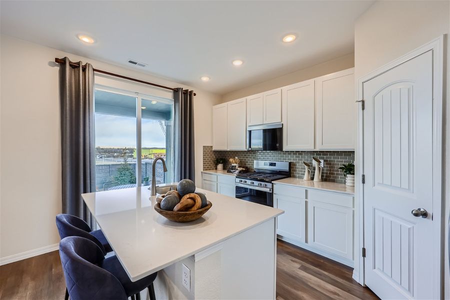 4806 truscott road - web quality - 007 - 10 kitchen