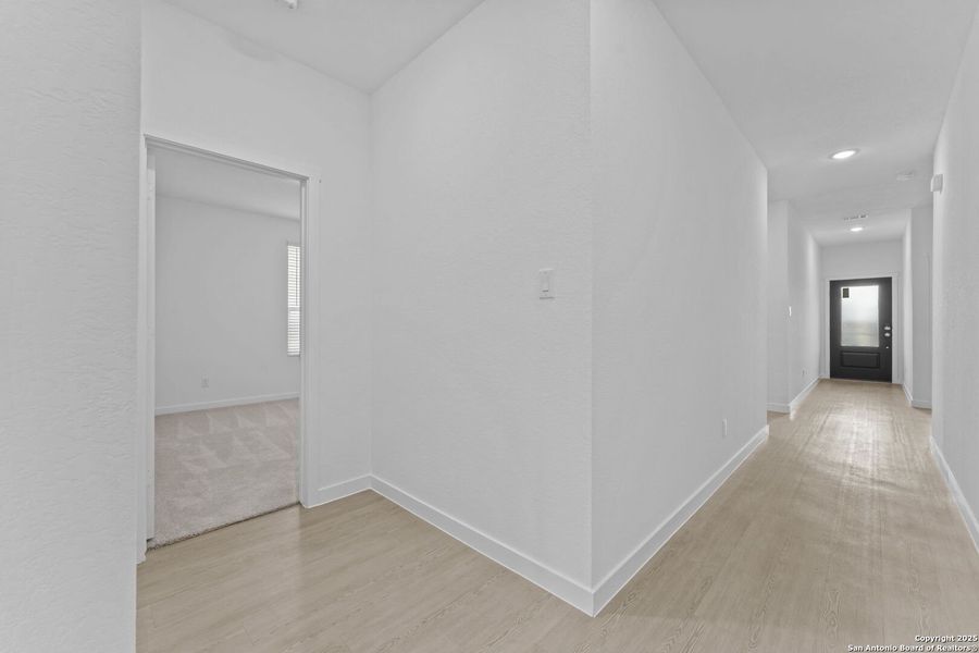 Spacious, unfurnished interior of a new home in , New Braunfels (Image 23). Spacious, unfurnished interior of a new home in , New Braunfels (Image 23).
