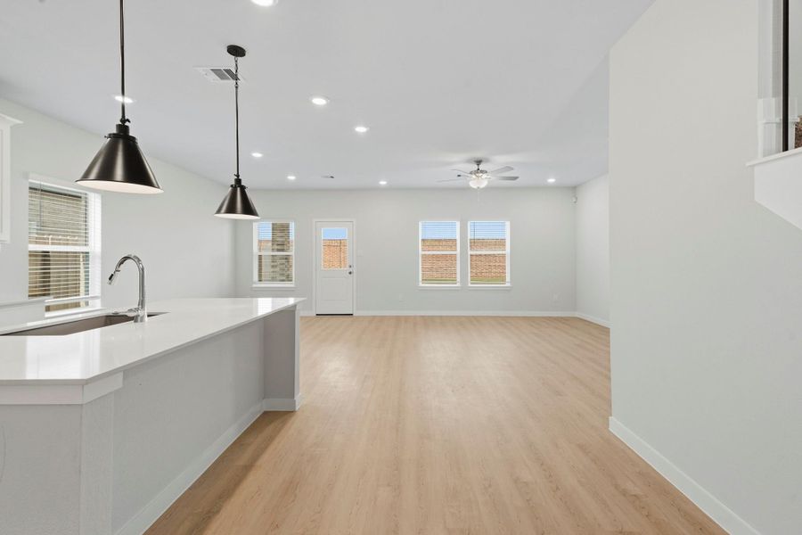 Spacious, unfurnished interior of a new home in Sunterra Lakes, Brookshire (Image 13). Spacious, unfurnished interior of a new home in Sunterra Lakes, Brookshire (Image 13).