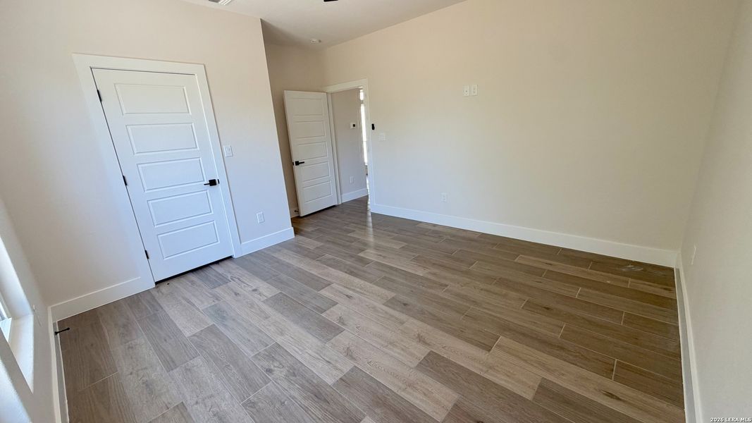 Spacious, unfurnished interior of a new home in , Bulverde (Image 33).