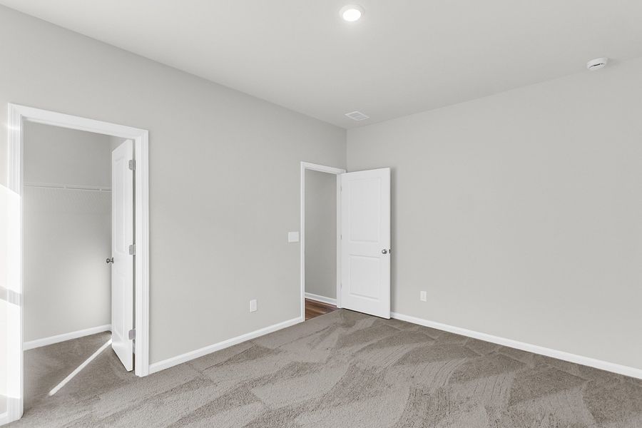 Spacious, unfurnished interior of a new home in Fairway Woods at Wyboo, Manning (Image 29).